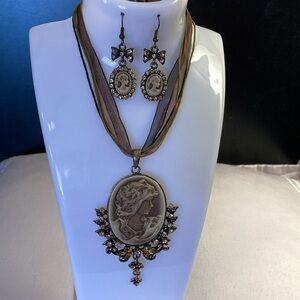 NWOT - Shemoni Fashion Brassy Cameo Ribbon Necklace & Matching Bow Earrings